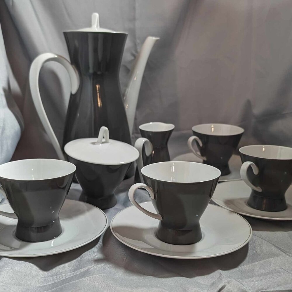Beautiful 13 Piece Rosenthal 'Secunda Grau' Coffee Set